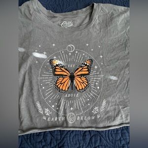 NWT Size XL COLD CRUSH CROP tee with monarch butterfly.